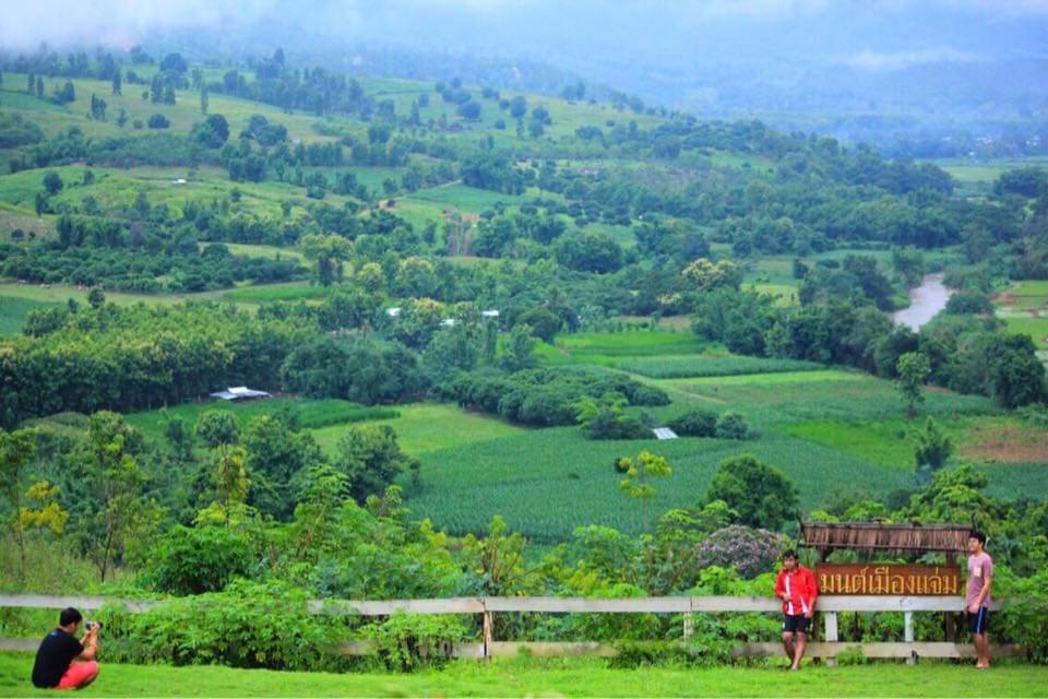 Hotel มนต์เมืองแจ่ม Landkreis Landkreis Mae Chaem Exterior foto