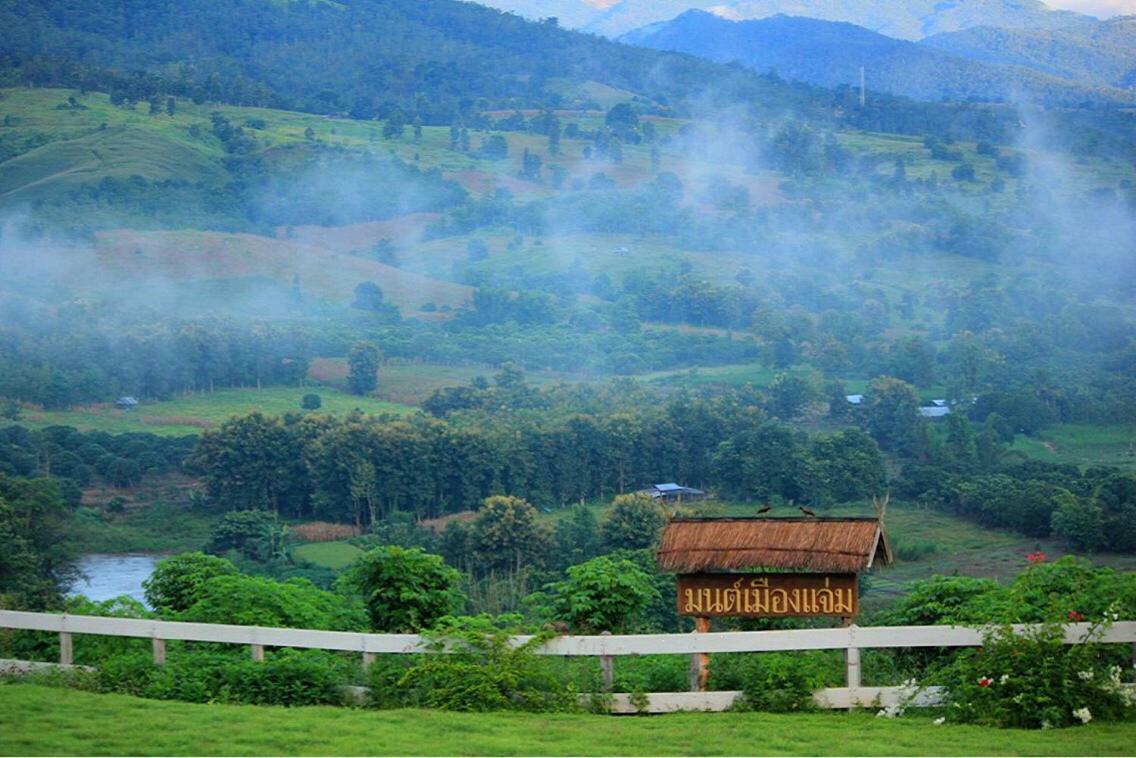 Hotel มนต์เมืองแจ่ม Landkreis Landkreis Mae Chaem Exterior foto